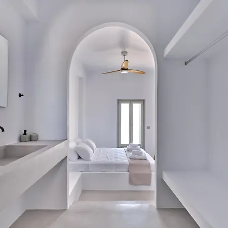 Siora Of Paros - Malatesta & Piccolo