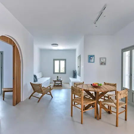 Siora Of Paros - Malatesta & Piccolo * נאוסה